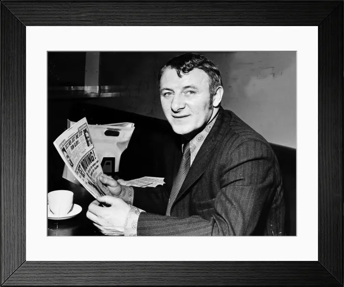 Framed Print : Tommy Docherty Scotland manager reading Daily Record newspaper. 1971 Framed Print : Tommy Docherty Scotland manager reading Daily Record newspaper. 1971