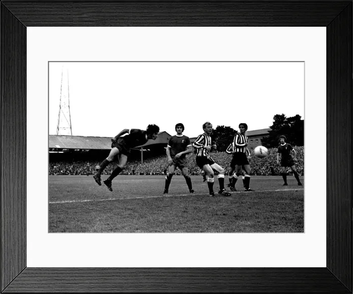 Framed Print : Newcastle United v Liverpool at St Jamess Park, 21 / 08 / 1971 Framed Print : Newcastle United v Liverpool at St Jamess Park, 21 / 08 / 1971
