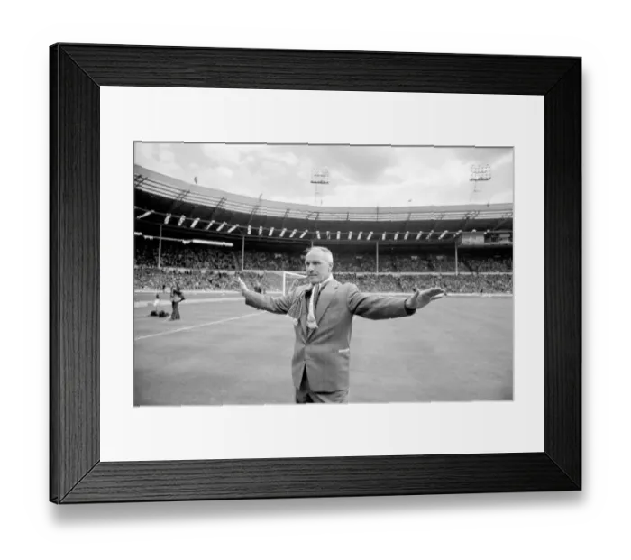 Framed Print : F. A. Charity Shield. Leeds United (1) v. Liverpool (1), Liverpool win 6-5 on Penalties