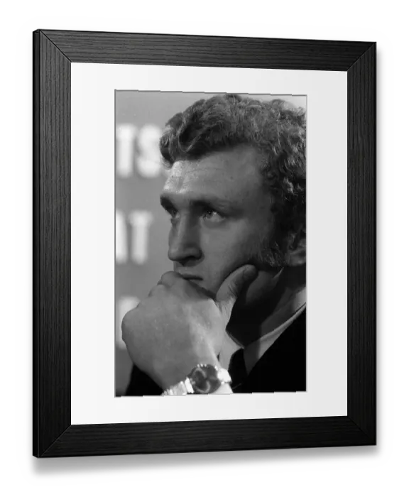 Framed Print : Joe Bugner at the Sportsman Club after signing to fight Henry Cooper on the 16th March