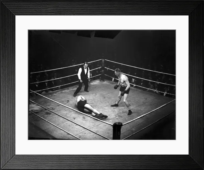 Framed Print : Frank Goddard v Moran boxing May 1922 2  /  5  /  22