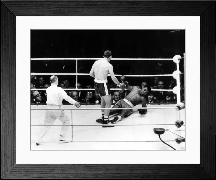 Framed Print : Action during the non-title heavyweight fight between American Cassius Clay Framed Print : Action during the non-title heavyweight fight between American Cassius Clay