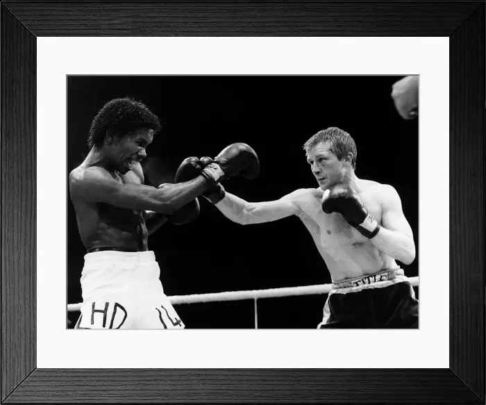 Framed Print : Jim Watt boxer beats Howard Davis 1980 Framed Print : Jim Watt boxer beats Howard Davis 1980