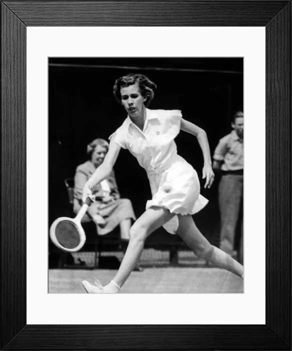 Framed Print : Doris Hart Wimbledon Champion July 1951 seen here against Shirley Fry in the Womens Framed Print : Doris Hart Wimbledon Champion July 1951 seen here against Shirley Fry in the Womens