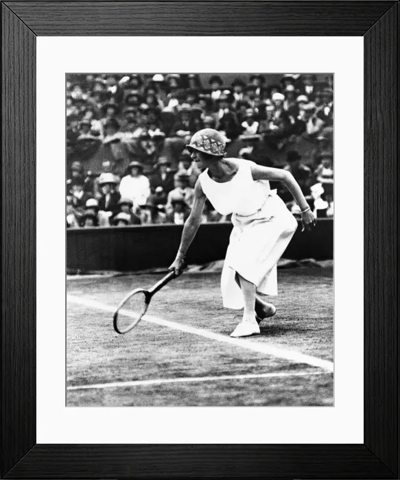 Framed Print : Mrs Satterthwaite competeting in the 1924 Wimbledon tennis championship Framed Print : Mrs Satterthwaite competeting in the 1924 Wimbledon tennis championship