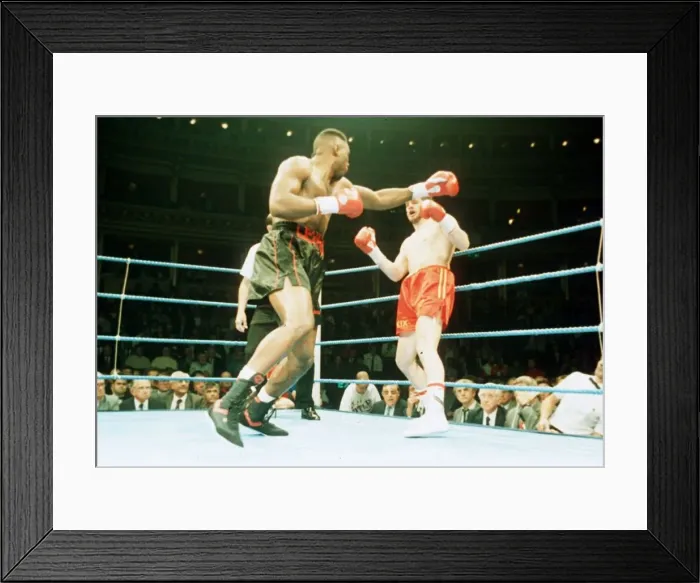 Framed Print : Lennox Lewis in action against Glenn McCrory 30th September 1991 Framed Print : Lennox Lewis in action against Glenn McCrory 30th September 1991