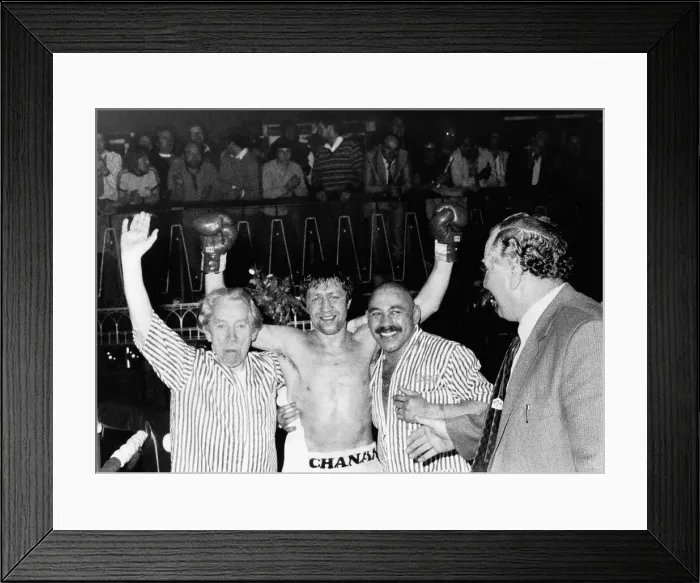 Framed Print : Ken Buchanan celebrates winning match with his arms in the air Framed Print : Ken Buchanan celebrates winning match with his arms in the air