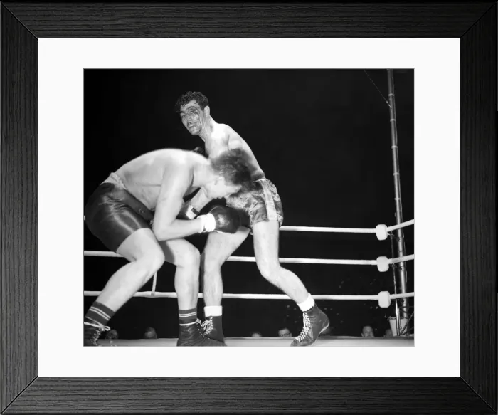 Framed Print : Jack Gardner in his fight with Brio 04 / 06 / 1951 Framed Print : Jack Gardner in his fight with Brio 04 / 06 / 1951