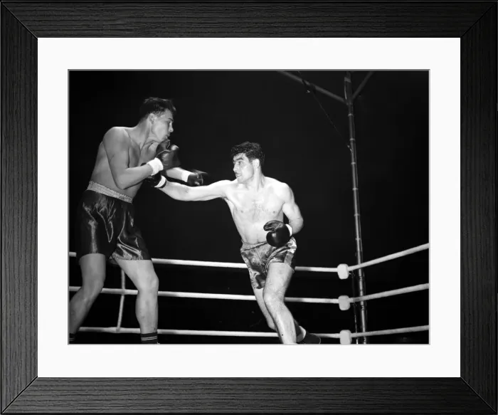 Framed Print : Jack Gardner alnds a right on Briol in when they met on the 5th June 1951 Framed Print : Jack Gardner alnds a right on Briol in when they met on the 5th June 1951