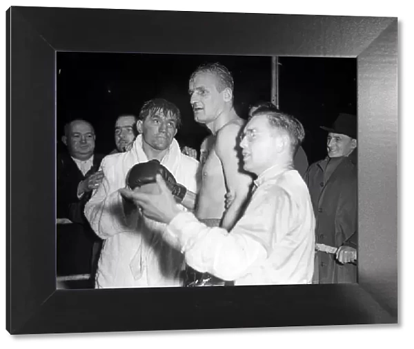 Tommy Farr (left) after his fight with Jan Klein 27  /  9  /  1950