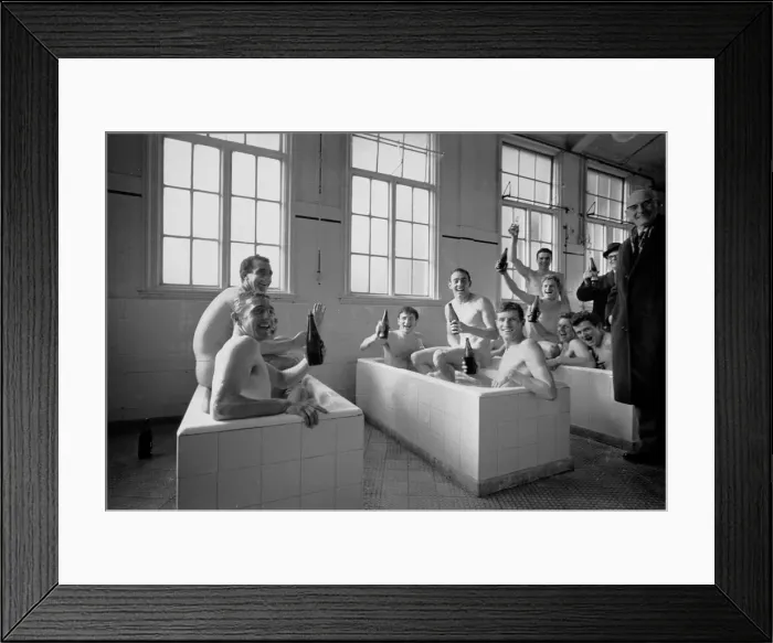 Framed Print : FA Cup Semi Final match at Villa Park. Liverpool 2 v Chelsea 0 Framed Print : FA Cup Semi Final match at Villa Park. Liverpool 2 v Chelsea 0