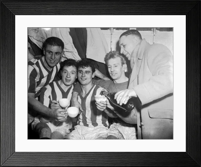 Framed Print : FA Cup Fourth Round match at St Georges Lane. Worcester City 2 v Liverpool 1 Framed Print : FA Cup Fourth Round match at St Georges Lane. Worcester City 2 v Liverpool 1
