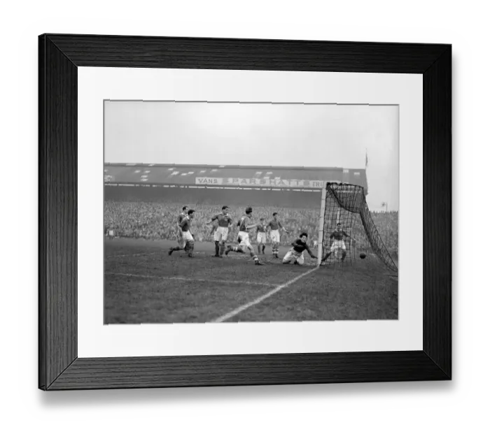 Framed Print : English League Division One match. Portsmouth 1 v Liverpool 3 Framed Print : English League Division One match. Portsmouth 1 v Liverpool 3
