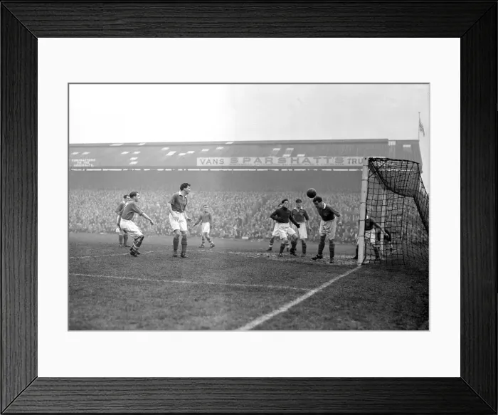 Framed Print : English League Division One match. Portsmouth 1 v Liverpool 3 Framed Print : English League Division One match. Portsmouth 1 v Liverpool 3