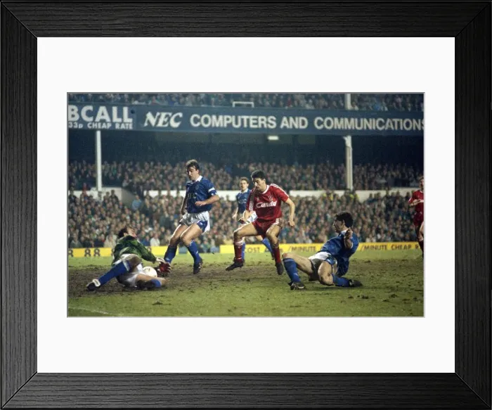 Framed Print : FA Cup Fifth Round replay at Goodison Park. Everton 4 v Liverpool 4 after extra Framed Print : FA Cup Fifth Round replay at Goodison Park. Everton 4 v Liverpool 4 after extra