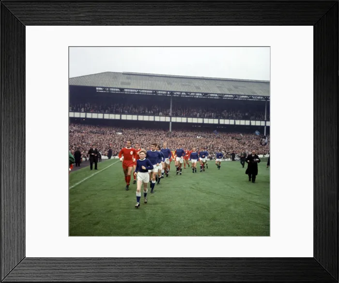 Framed Print : FA Charity Shield match at Goodison Park. Everton 0 v Liverpool 1 Framed Print : FA Charity Shield match at Goodison Park. Everton 0 v Liverpool 1