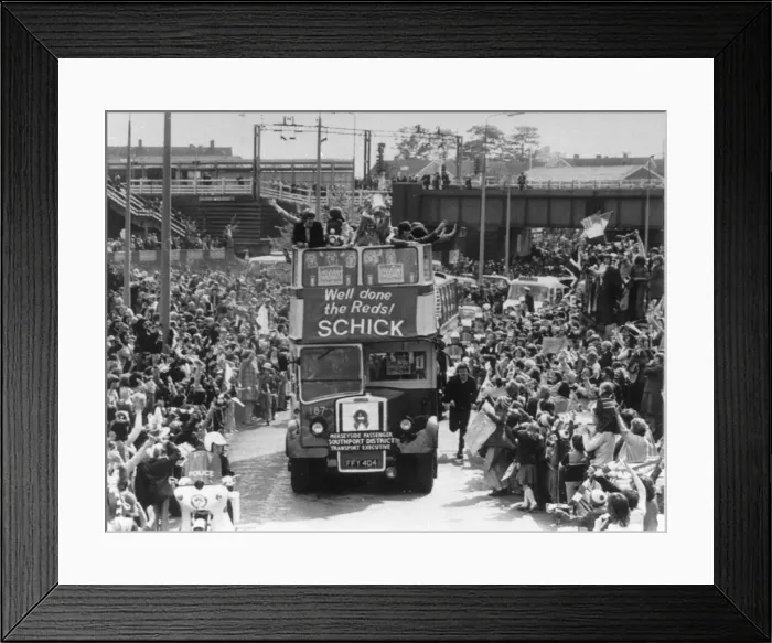 Framed Print : Liverpool FC, 1965 FA Cup winners arrive home to half-a-million fans. 6th May 1974 Framed Print : Liverpool FC, 1965 FA Cup winners arrive home to half-a-million fans. 6th May 1974