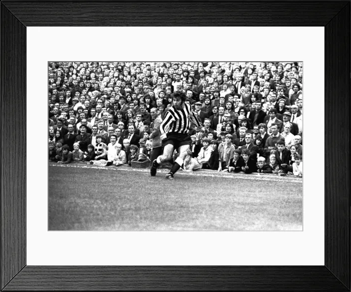 Framed Print : Newcastle United v Liverpool at St Jamess Park, 21  /  08  /  1971