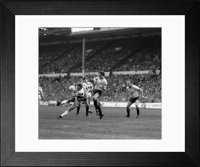 Framed Print : 1986 Milk cup Final at Wembley Stadium. Oxford United 3 v Queens Park Rangers 0