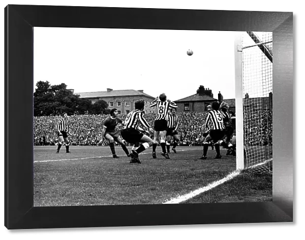 Newcastle United v Liverpool at St Jamess Park, 21  /  08  /  1971. Goalmouth action