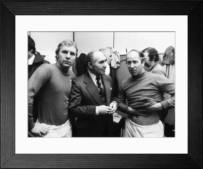 Framed Print : England 1966 v Fulham Old Timers 23 March 1976 manage Sir Alf Ramsey relives past Framed Print : England 1966 v Fulham Old Timers 23 March 1976 manage Sir Alf Ramsey relives past