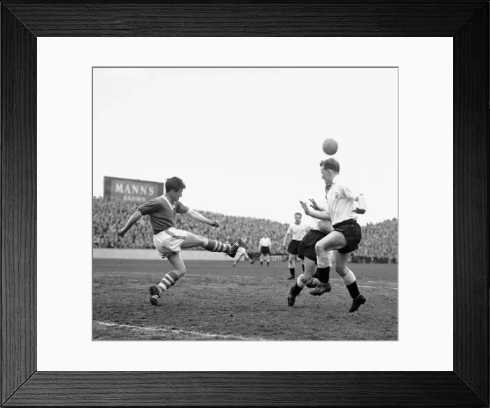 Framed Print : Fulhams Trevor Tosh Chamberlain (right) seen here blocking a shot from the Middlesbrough Framed Print : Fulhams Trevor Tosh Chamberlain (right) seen here blocking a shot from the Middlesbrough