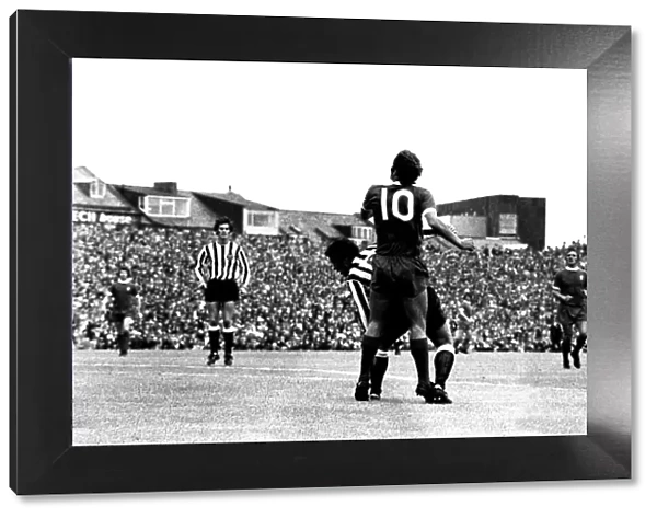Newcastle United v Liverpool at St Jamess Park, 21  /  08  /  1971. Bob Moncur