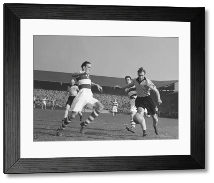 Framed Print : Hull City strikers seen here beating the Queens Park Rangers defence Framed Print : Hull City strikers seen here beating the Queens Park Rangers defence