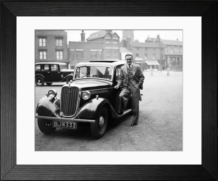 Framed Print : Footballer Bryn Jones, following his transfer from Wolverhampton Wanderers to Arsenal