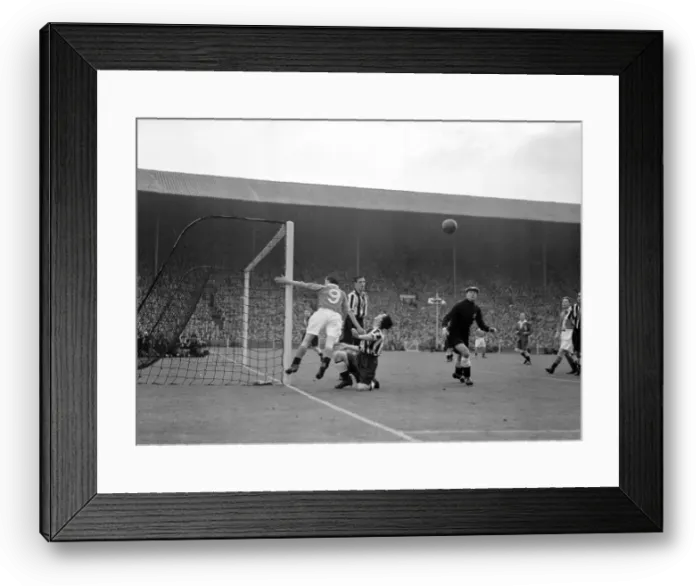 Framed Print : FA Cup final. Blackpool 2 v Newcastle 0. 28th April 1951. Stanley Matthews Framed Print : FA Cup final. Blackpool 2 v Newcastle 0. 28th April 1951. Stanley Matthews
