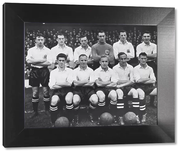 English Football League Team. 20th October 1954 back Row Byrne (Manchester United)