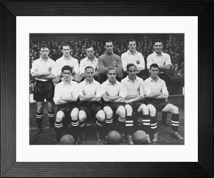 Framed Print : English Football League Team. 20th October 1954 back Row Byrne (Manchester United) Framed Print : English Football League Team. 20th October 1954 back Row Byrne (Manchester United)