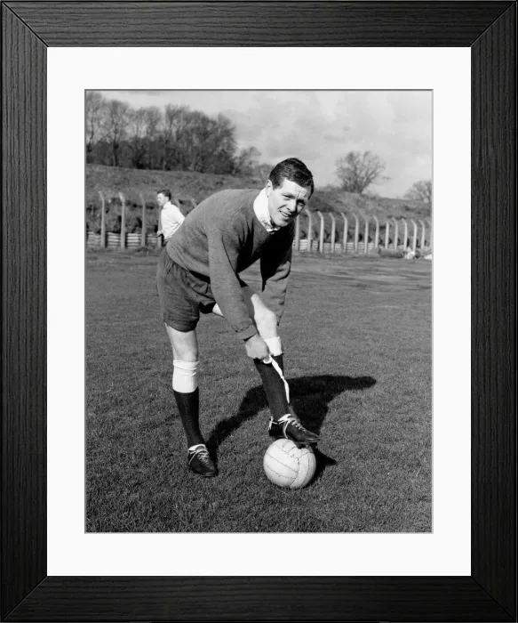 Framed Print : Tottenham Hotspur forward Les Allen in training at the Spurs training headquarters