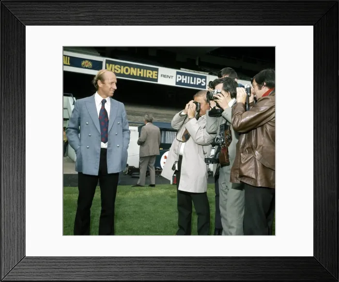 Framed Print : New Preston North End manager Bobby Charlton meets press cameramen at the club Framed Print : New Preston North End manager Bobby Charlton meets press cameramen at the club