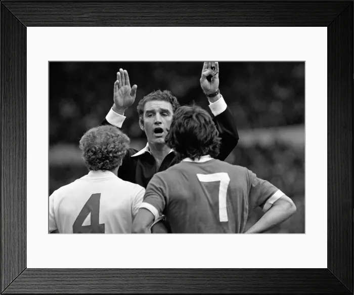 Framed Print : F. A. Charity Shield. Leeds United (1) v. Liverpool (1), Liverpool win 6-5 on Penalties Framed Print : F. A. Charity Shield. Leeds United (1) v. Liverpool (1), Liverpool win 6-5 on Penalties