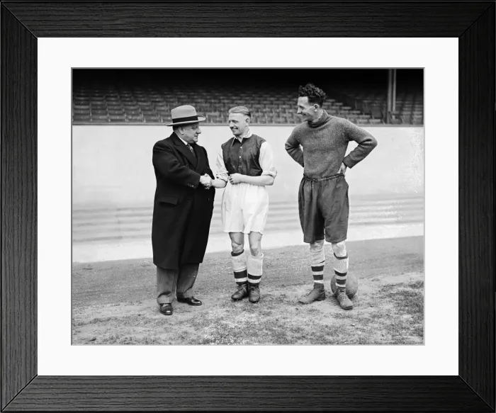 Framed Print : Arsenal Football Club Manager, George Allison and centre half, Herbie Roberts
