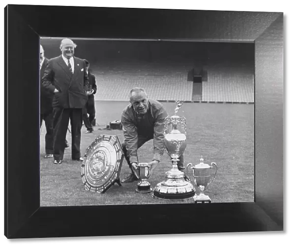 Liverpool manager Bill Shankly looking for the missing cup, the FA Cup August 1966