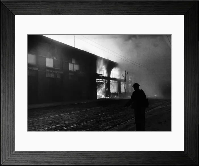 Framed Print : London burns after a WW2 air raid Framed Print : London burns after a WW2 air raid