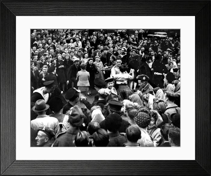 Framed Print : Edinburgh VJ Day August 1945 Celebrating people dance in the streets Victory Japan Framed Print : Edinburgh VJ Day August 1945 Celebrating people dance in the streets Victory Japan