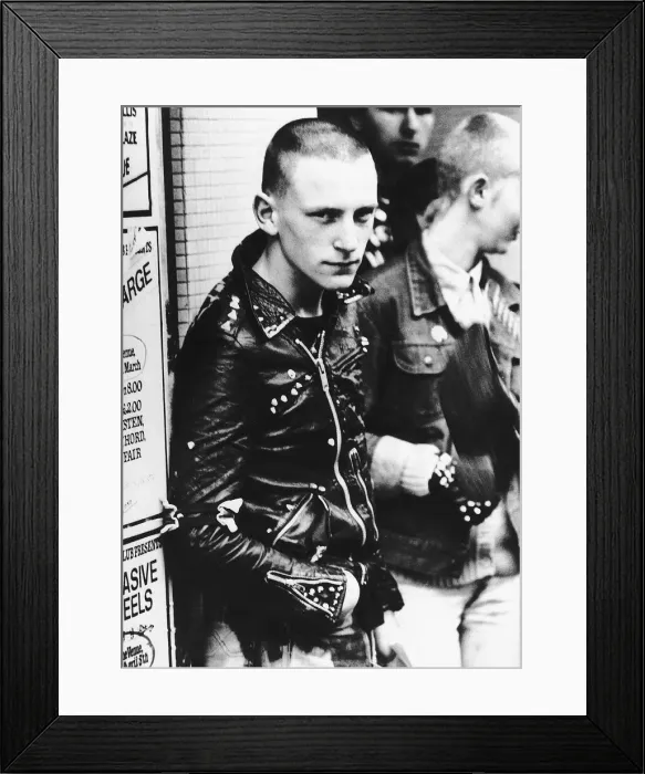 Framed Print : Teenagers, 28th April 1983 Framed Print : Teenagers, 28th April 1983