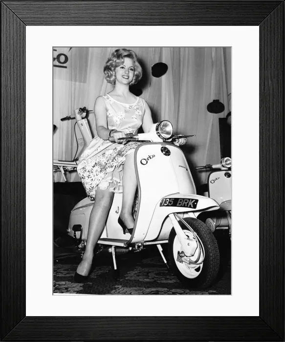Framed Print : Lambretta Cento new Scooter dbase msi Framed Print : Lambretta Cento new Scooter dbase msi