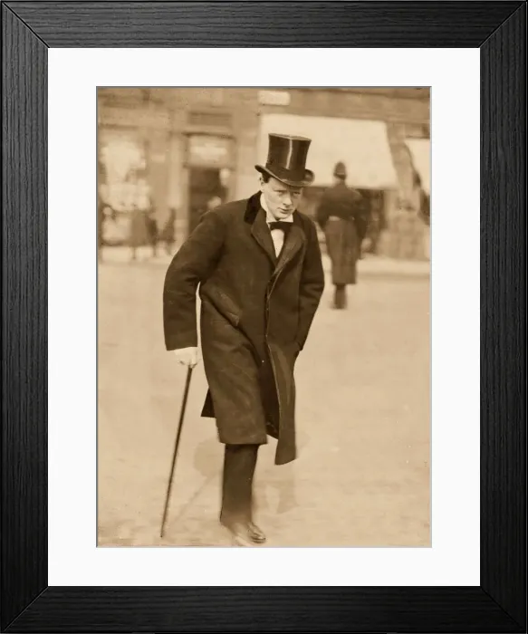 Framed Print : Winston Churchill British Prime Minister. Circa 1907 Framed Print : Winston Churchill British Prime Minister. Circa 1907