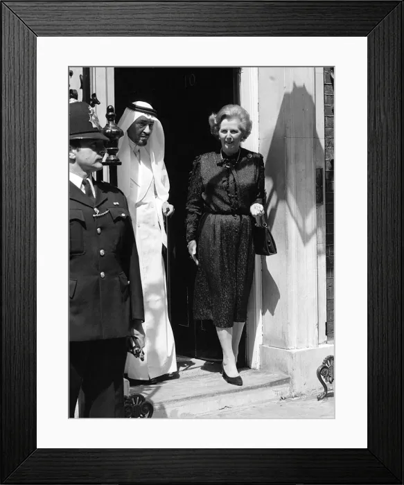 Framed Print : Margaret Thatcher June 1981 stands outside 10 Downing Street with King Khalid of Saudi Framed Print : Margaret Thatcher June 1981 stands outside 10 Downing Street with King Khalid of Saudi