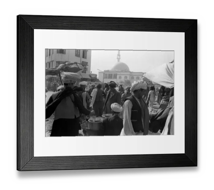 : Hippies in Afghanistan Aug 1971 - General Shots in the shopping : Hippies in Afghanistan Aug 1971 - General Shots in the shopping