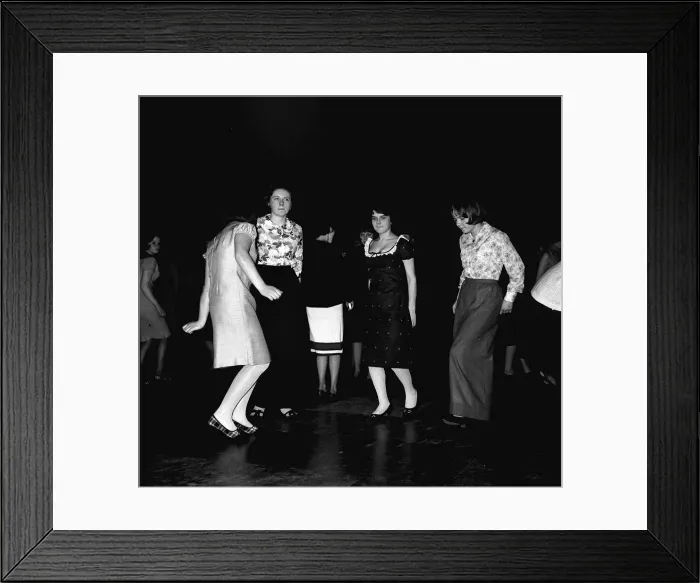 Framed Print : Mods Dancing at the Mod Ball'in Wembleys Empire Pool 1964 Framed Print : Mods Dancing at the Mod Ball'in Wembleys Empire Pool 1964