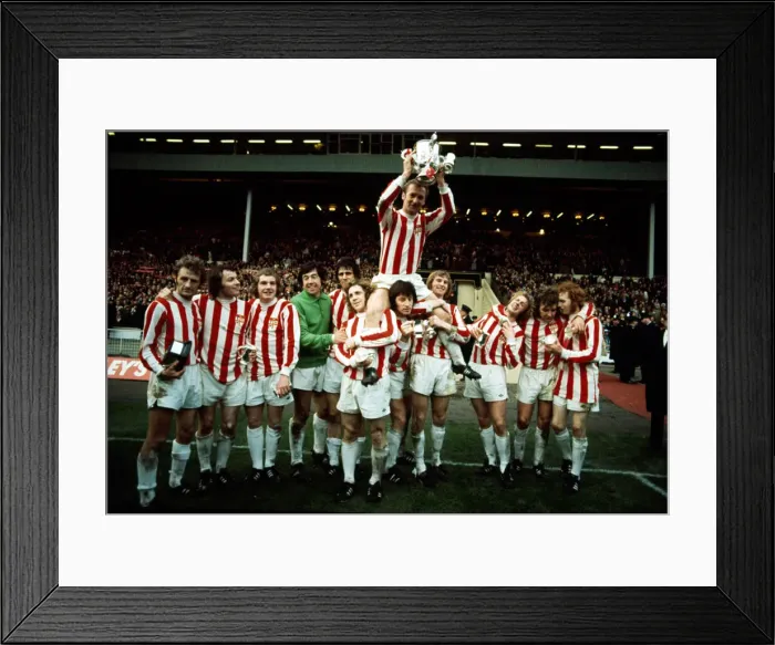 Framed Print : League Cup Final at Wembley Stadium Stoke City 2 v Chelsea 1 Stoke City team Framed Print : League Cup Final at Wembley Stadium Stoke City 2 v Chelsea 1 Stoke City team
