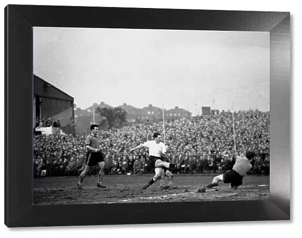 Les Allen of Tottenham Hostpur in action during the 4-0 win against Newport County in