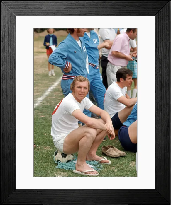Framed Print : England captain Bobby Moore in training during the World Cup tournamrnt in Mexico Framed Print : England captain Bobby Moore in training during the World Cup tournamrnt in Mexico