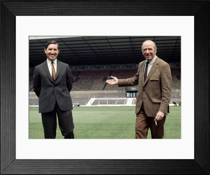 Framed Print : Sir Matt Busby welcomes new Manchester United manager Frank O