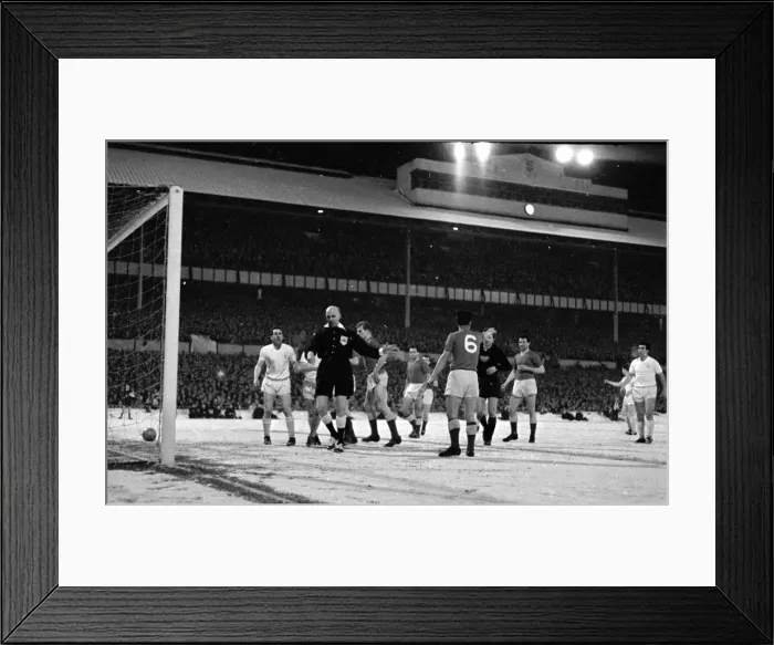 Framed Print : European Fairs Cup. Tottenham Hotspur 2 v. Benfica 1. First Leg at White Hart Lane